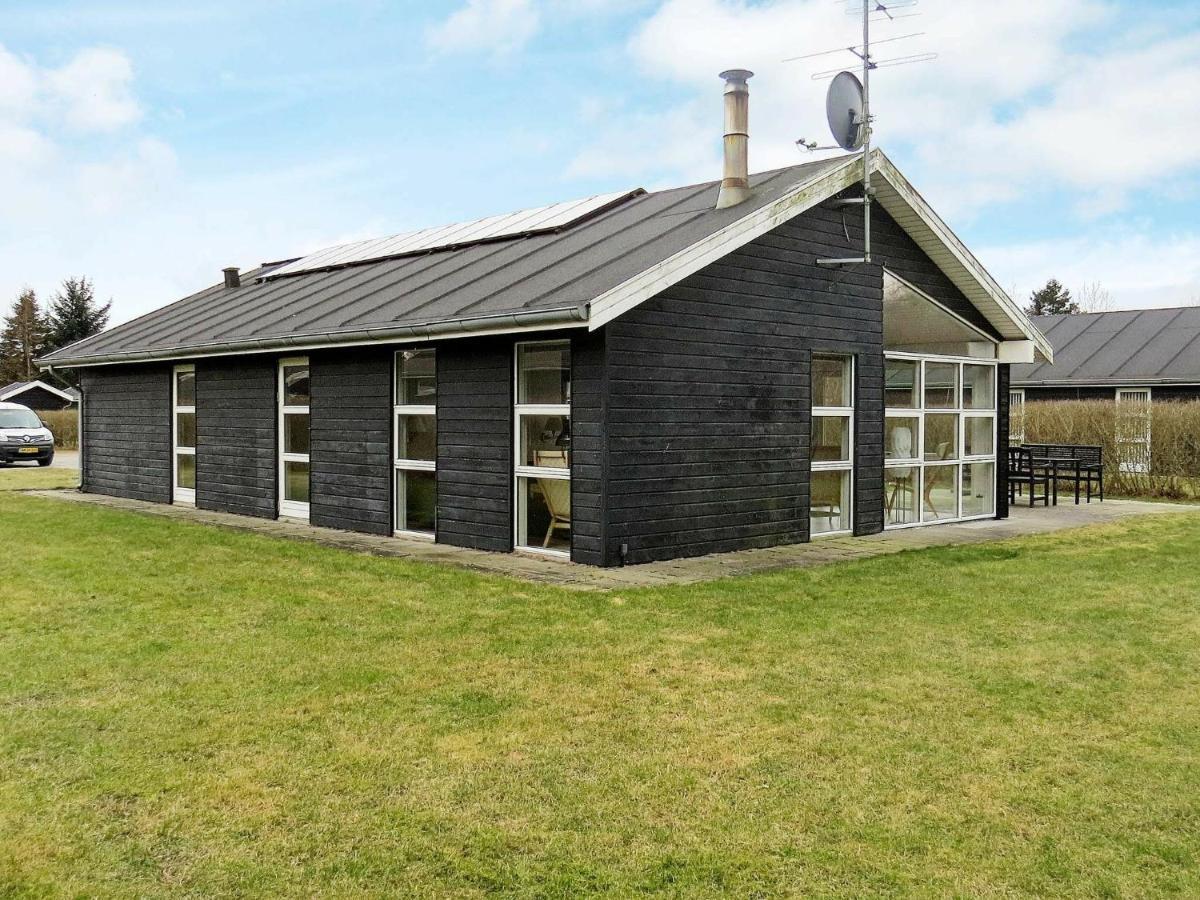 8 Person Holiday Home In Hals Exterior photo