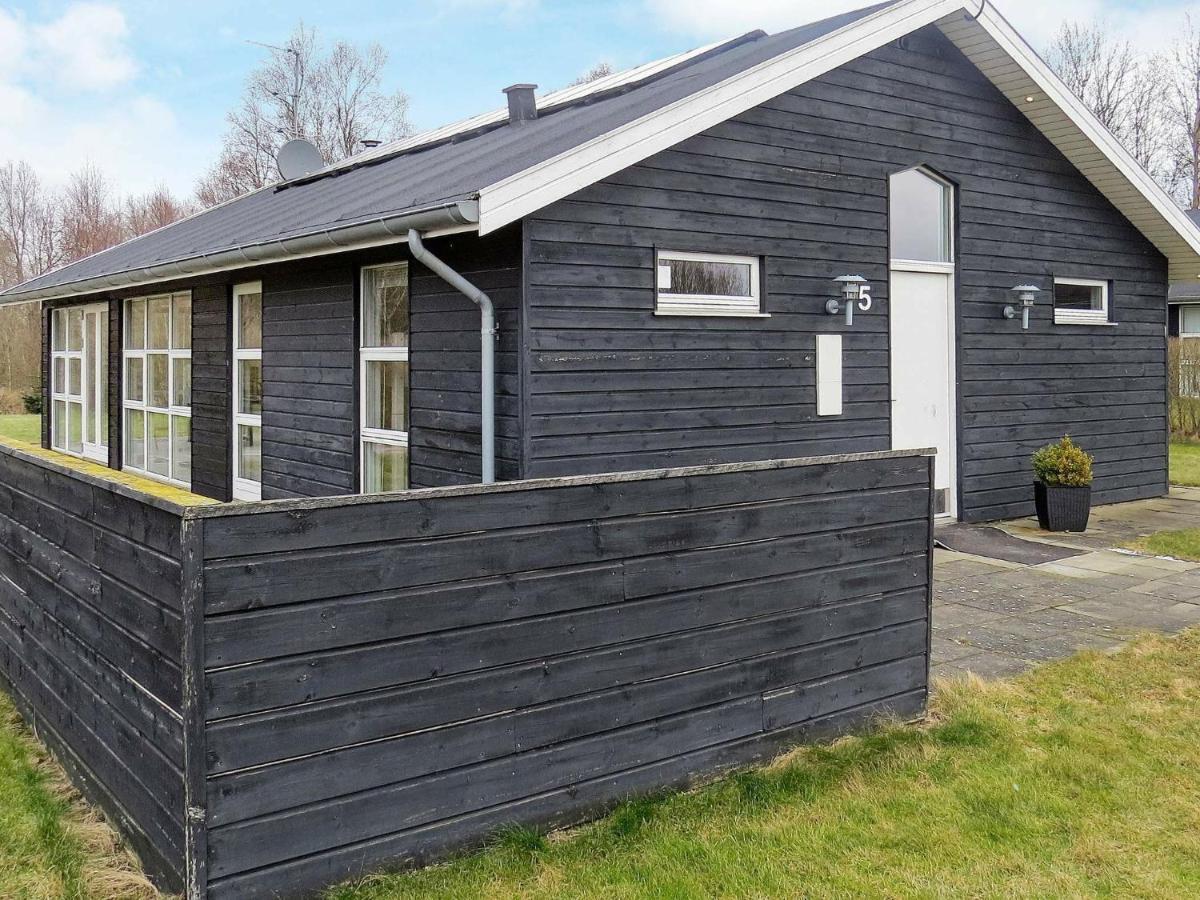 8 Person Holiday Home In Hals Exterior photo